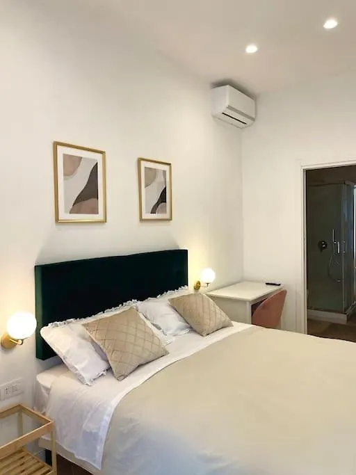 Apartament La Casa Di Ary Neapol 0*,  Włochy